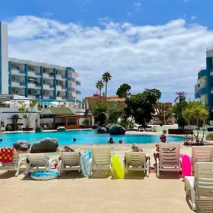 https://estrella.adeje-hotels.com