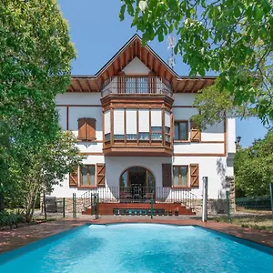 https://villa-ganbara-5-minutos-de-pamplona.biarritzhotels.info
