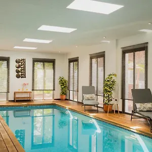 https://villa-laurisilva.adeje-hotels.com